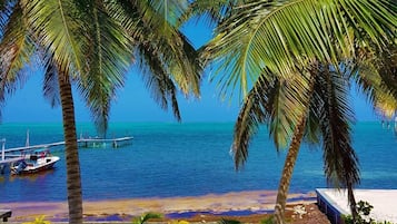 Di pantai