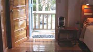 Iron/ironing board, free WiFi, bed sheets