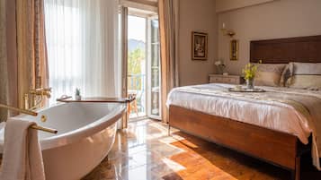 Superior Room (Fransiz Balkonlu,Kuvetli) | Premium bedding, free WiFi, bed sheets