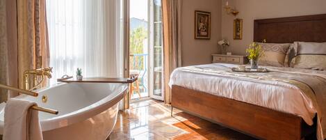 Superior Room (Fransiz Balkonlu,Kuvetli) | Premium bedding, free WiFi, bed sheets