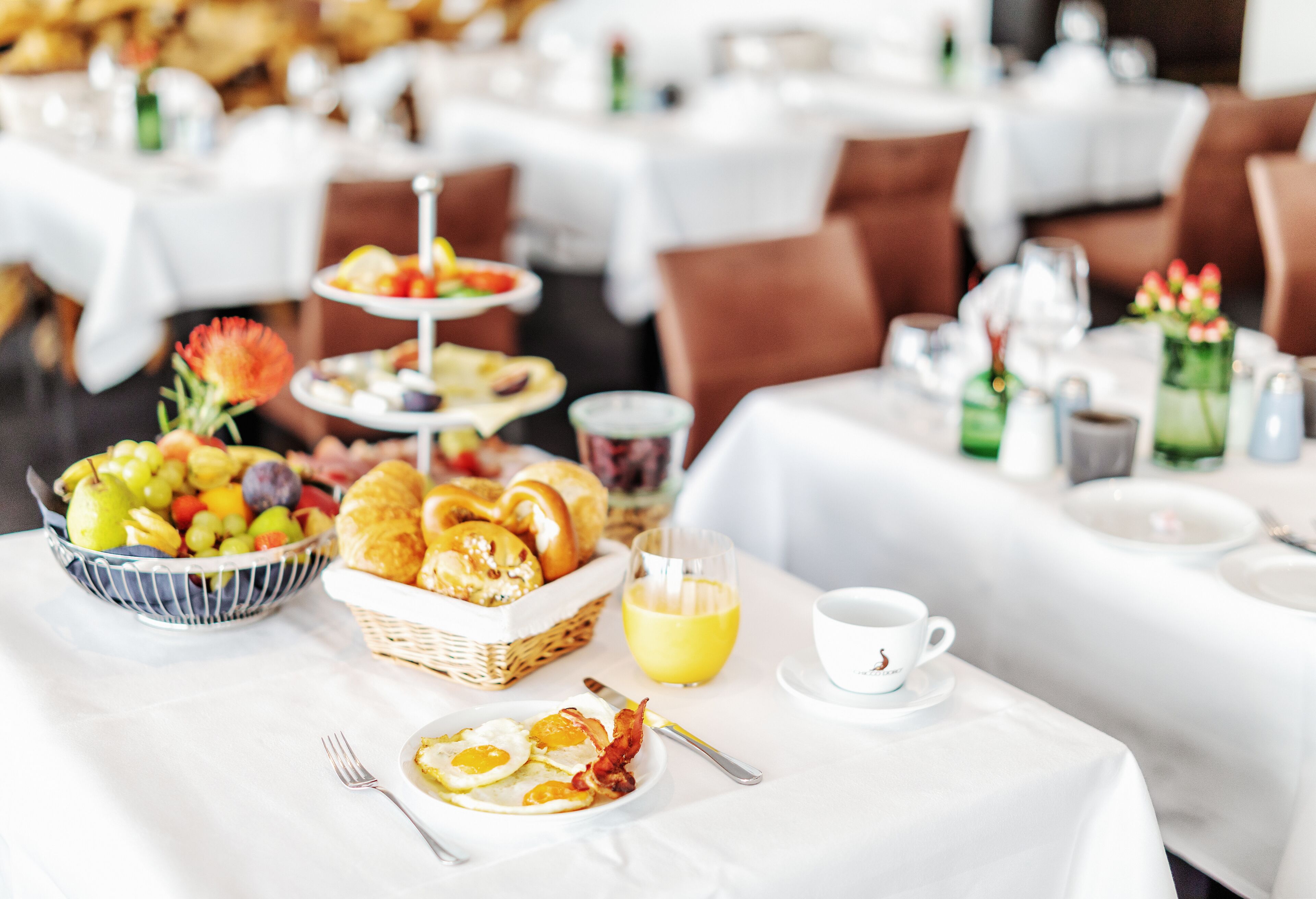 Tägliches Frühstücksbuffet (35 EUR pro Person)