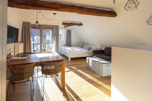 Condo (406)