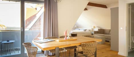 Condo familial (407) | Décor unique, ameublement unique, rideaux d’obscurcissement