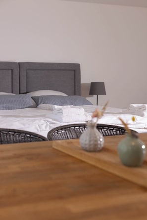 Family Condo (401) | Individually decorated, individually furnished, blackout drapes - Wertschätzer I - Karlstr. (Detmold)