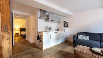 Condo (403) | 1 bedroom, individually decorated, individually furnished
