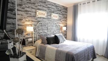 Apartment, 2 Bedrooms | 2 bedrooms, cribs/infant beds, bed sheets
