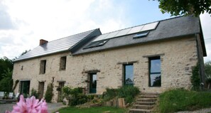 Cottage | Terrace/patio - Ecolodge la Belle Verte (Saint-M'Herve)