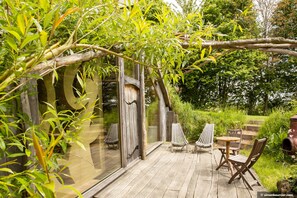 Terrace/patio - Ecolodge la Belle Verte (Saint-M'Herve)