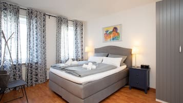 1 dormitori, decoració individual i planxa i posts de planxar