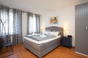 1 bedroom, individually decorated, iron/ironing board, free WiFi