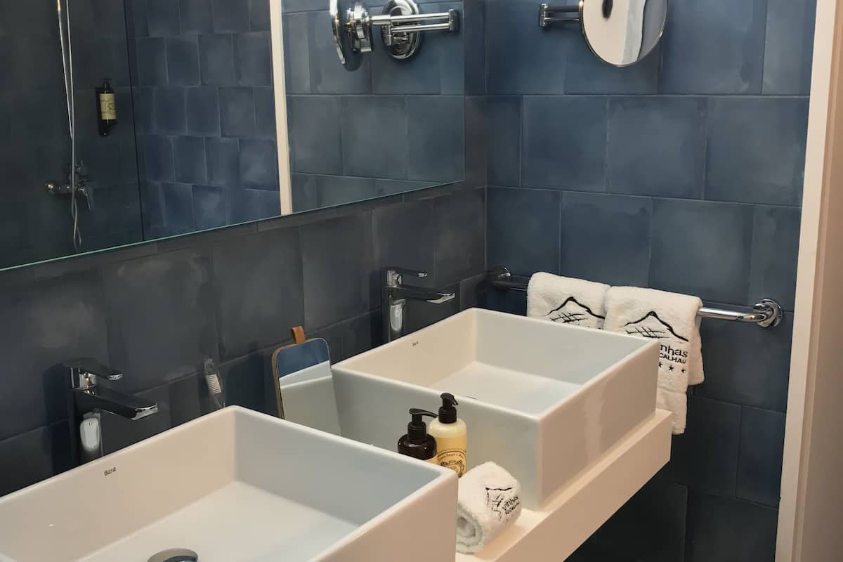 apartment, sea view (ocean blue) | bathroom | free toiletries, hair dryer, bathrobes, bidet