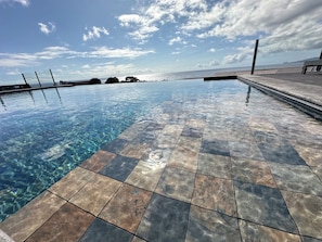 Piscina externa sazonal