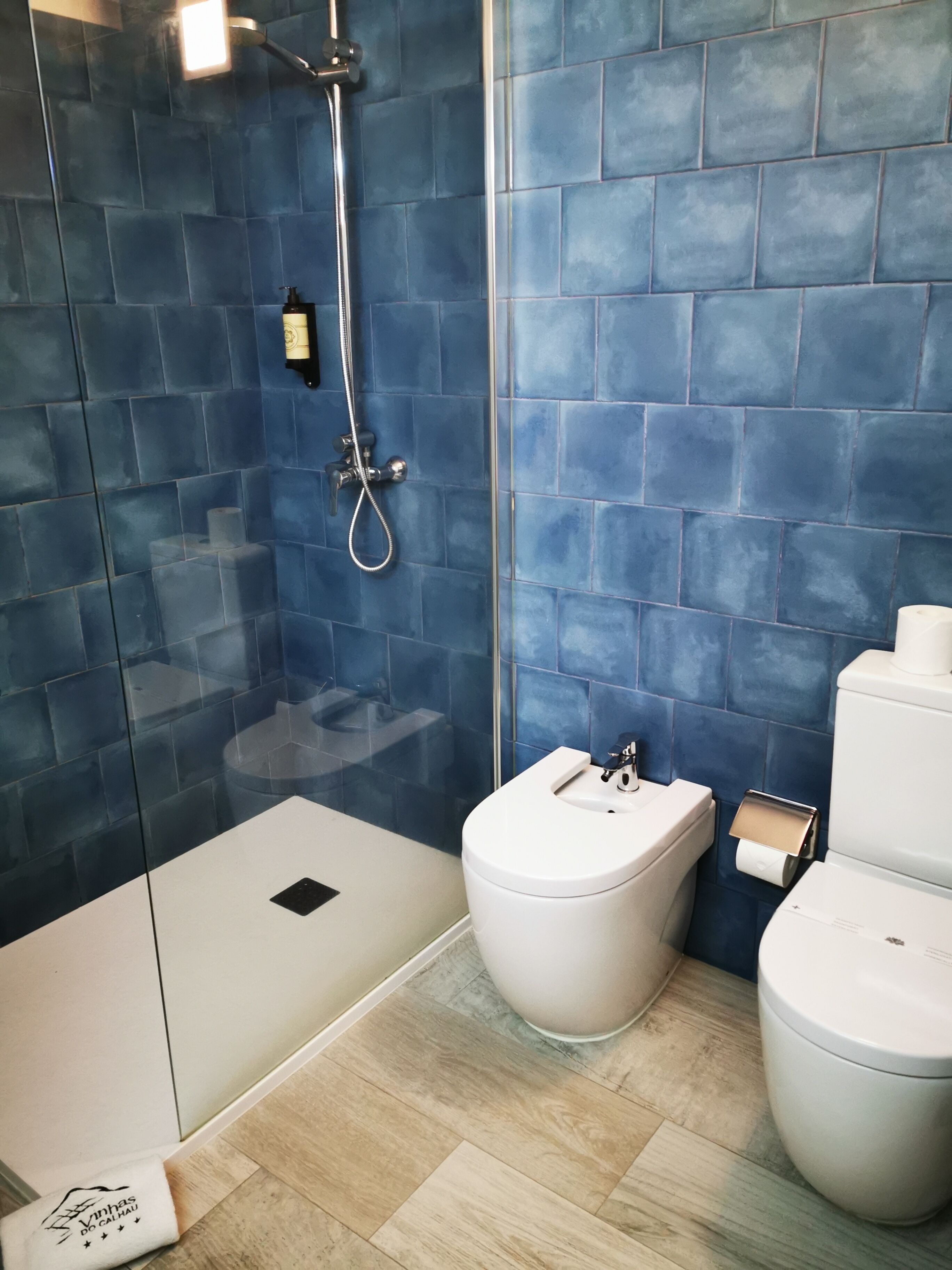 apartment, sea view (ocean blue) | bathroom | free toiletries, hair dryer, bathrobes, bidet