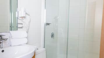 Shower, rainfall showerhead, free toiletries, hair dryer