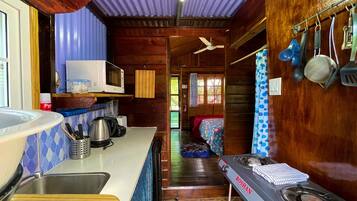 Cottage Klasik, 1 kamar tidur, pemandangan kebun, area taman | Dapur pribadi | Peralatan masak/sendok-piring