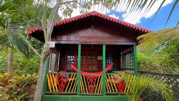 Classic Cottage, 1 Bedroom, Garden View, Garden Area | In-room safe, free WiFi