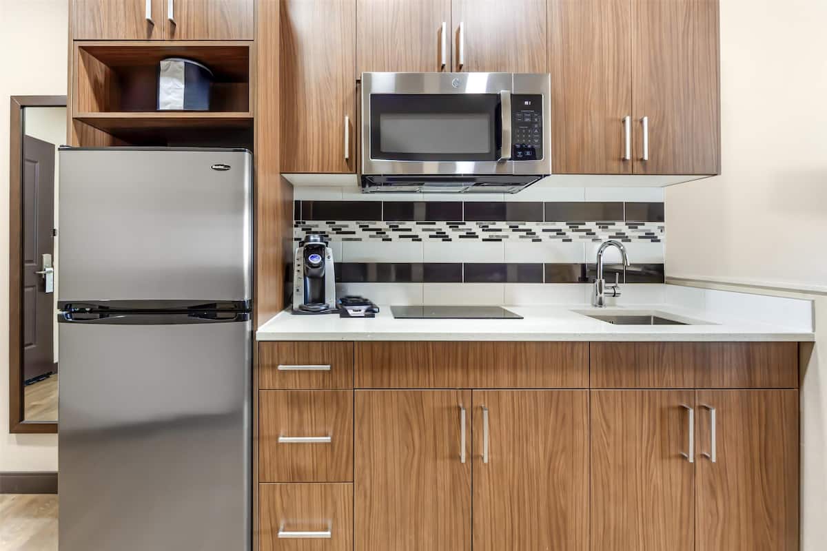 desk, laptop workspace, iron/ironing board, free wifi