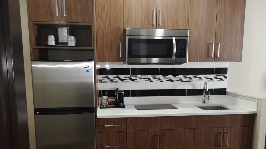 Best Western Plus Hinton Inn & Suites