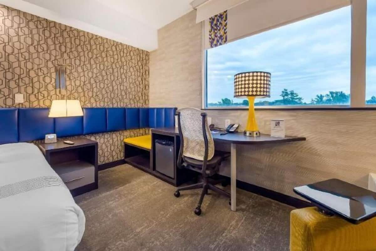 Camas con pillow-top y caja de seguridad en la habitación