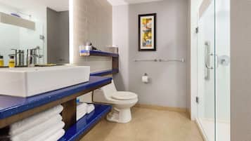 Shower, rainfall showerhead, free toiletries, hair dryer