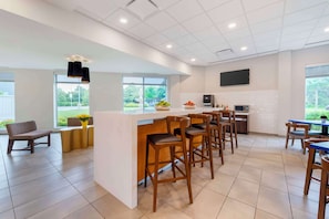 Desayuno bufé gratuito y diario