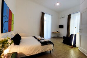 Junior Suite | In-room safe, desk, blackout curtains, iron/ironing board - Palazzo Bevilacqua Napoli B&B (Naples)