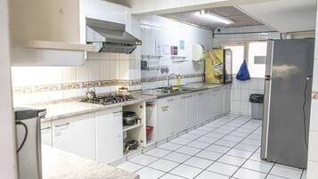 Ψυγείο, φούρνος μικροκυμάτων, φούρνος, μαγειρικές εστίες