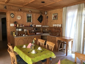 Dagelijks continentaal ontbijt inbegrepen