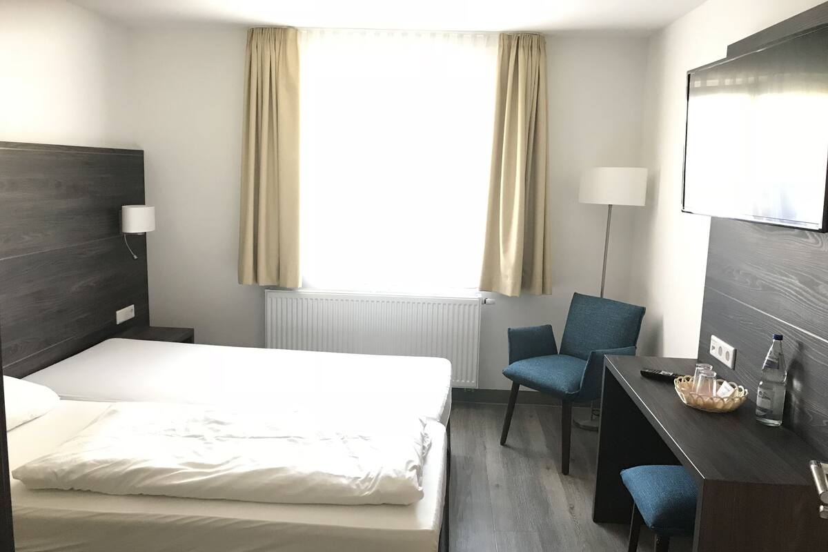 Eenpersoonskamer | Een kluis op de kamer, gratis wifi, beddengoed