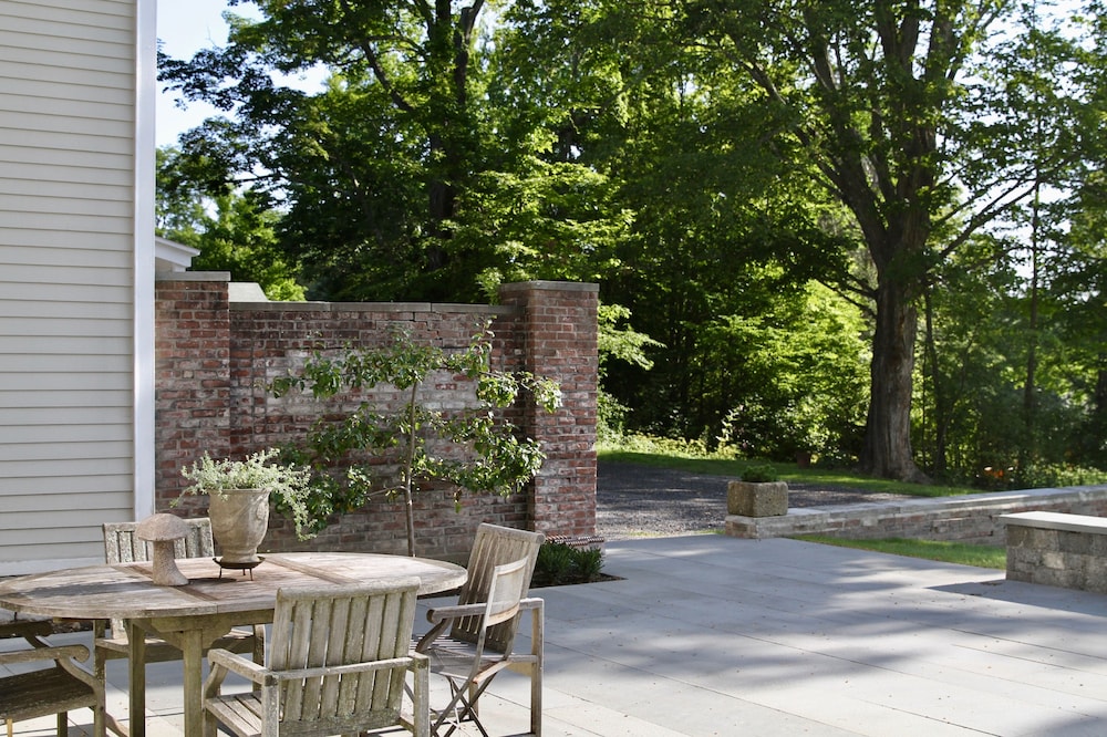 The Inn at Kenmore Hall by null