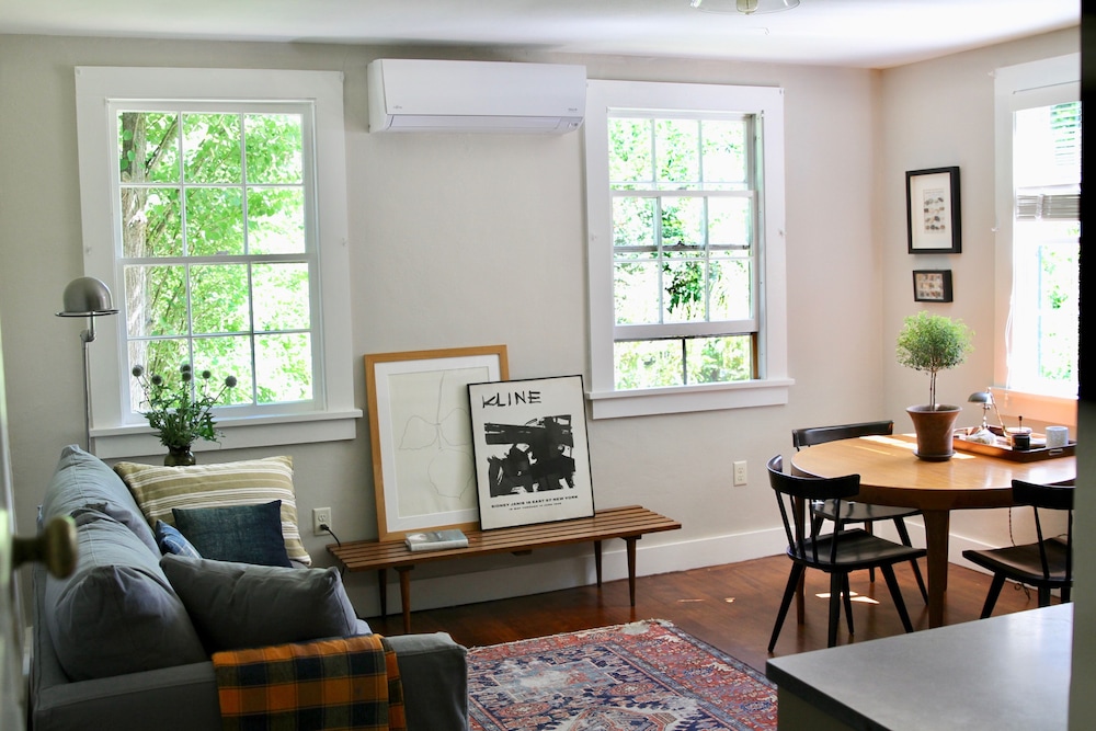 The Inn at Kenmore Hall by null