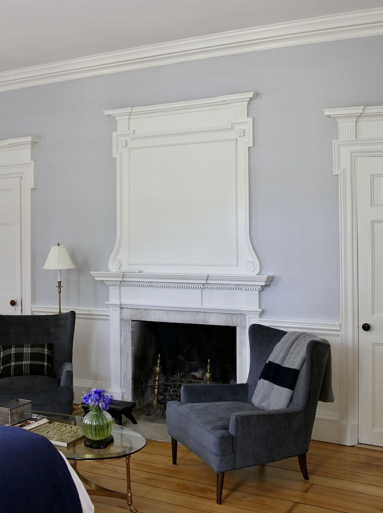 The Inn at Kenmore Hall by null