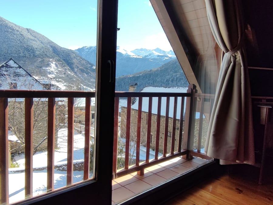 Standard dubbelrum - balkong - utsikt mot bergen | Terrass/Patio