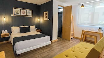 Habitación empresarial, 1 habitación | Minibar, espacio para trabajar con laptop y cortinas blackout