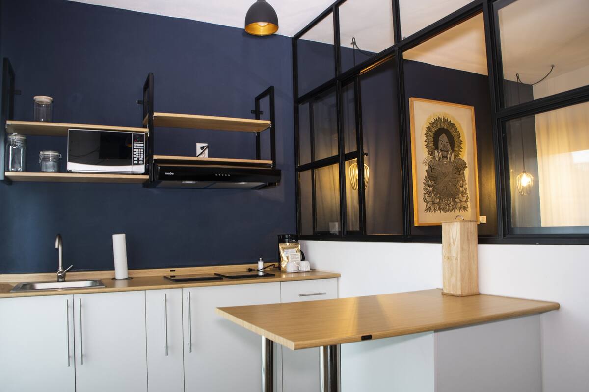 premium room | private kitchenette | coffee/tea maker