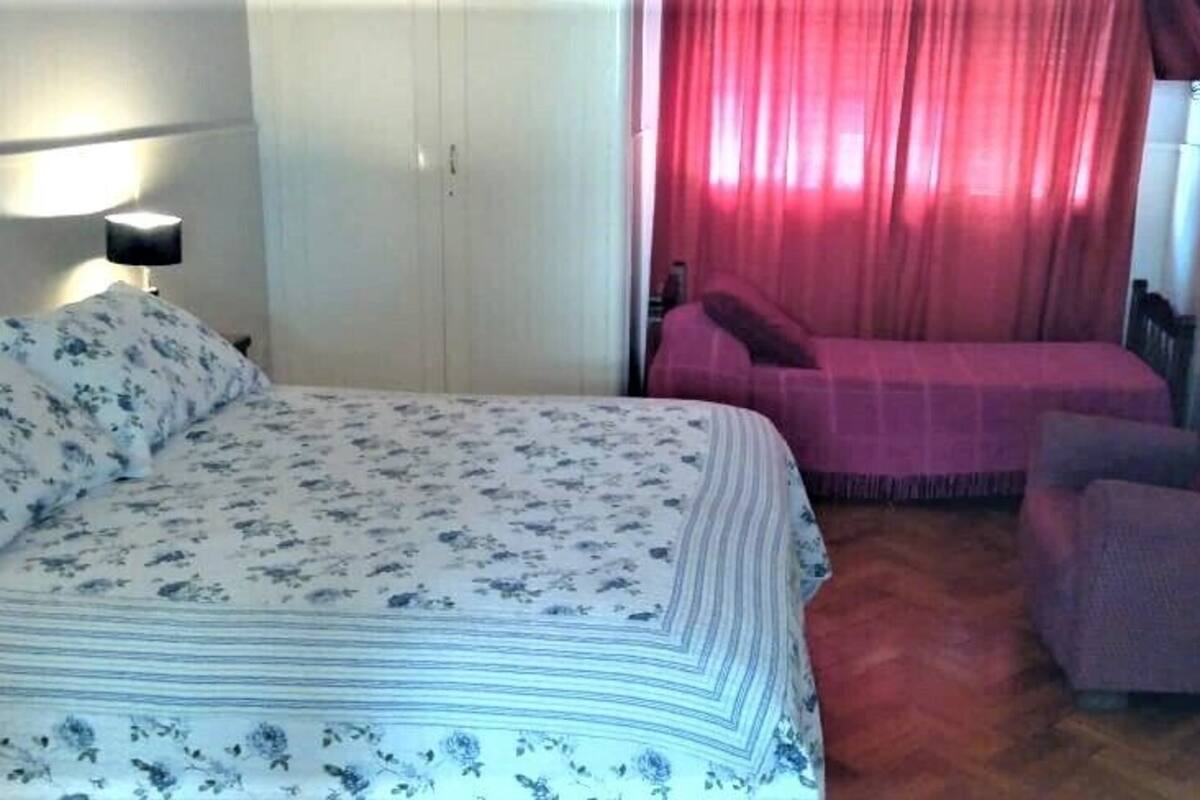 Premium Double Room, Multiple Beds, Ensuite | In-room safe, WiFi (free), bed sheets
