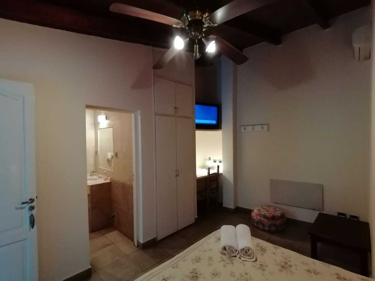 Kamar Double Standar | Brankas, Wi-Fi gratis, dan seprai linen