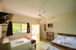 1 habitación, ropa de cama de alta calidad y escritorio