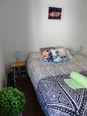 1 bedroom, desk, free rollaway beds, free WiFi - Beautiful Quiet Apartment Near Aristides (Mendoza)