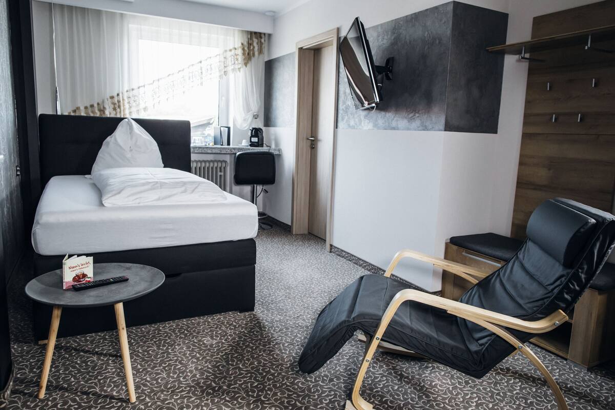 Deluxe Single Room, Private Bathroom
