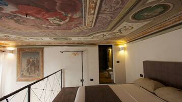 Superior Suite, 1 King Bed with Sofa bed, Non Smoking