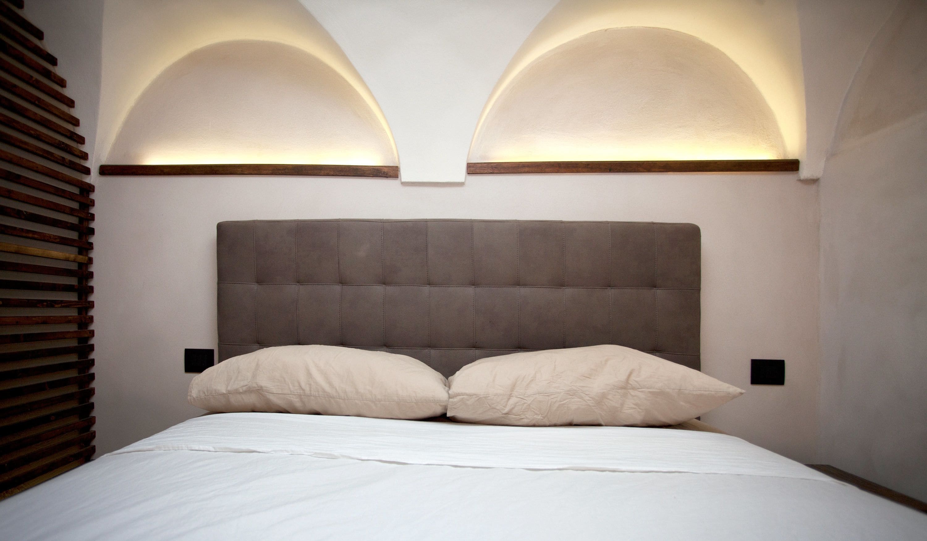 Egyptian cotton sheets, premium bedding, down duvets, soundproofing