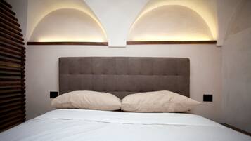 Deluxe Suite, 1 King Bed with Sofa bed, Non Smoking