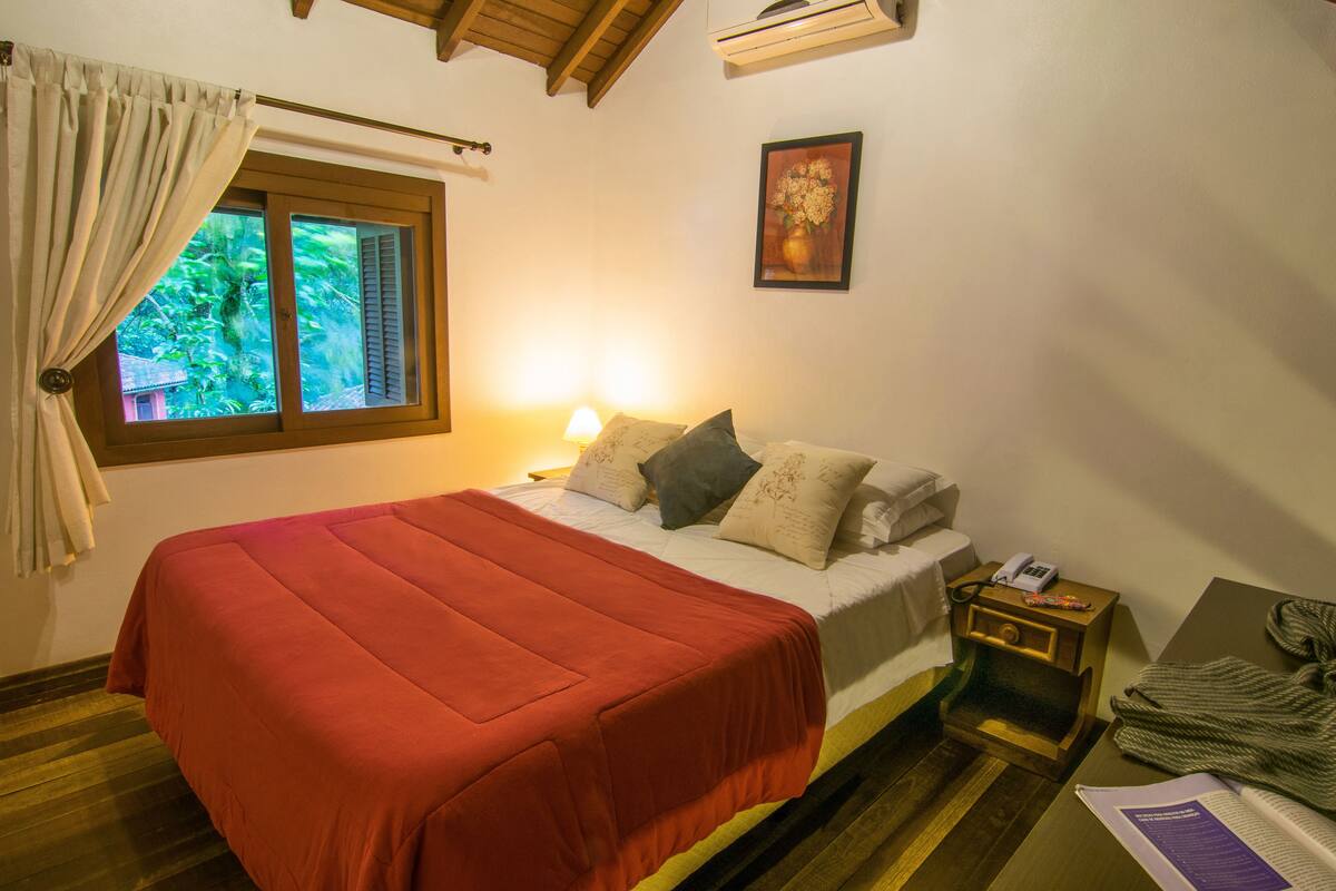Basic Chalet | Free WiFi, bed sheets