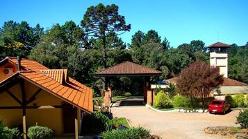 المنشأة من الخارج