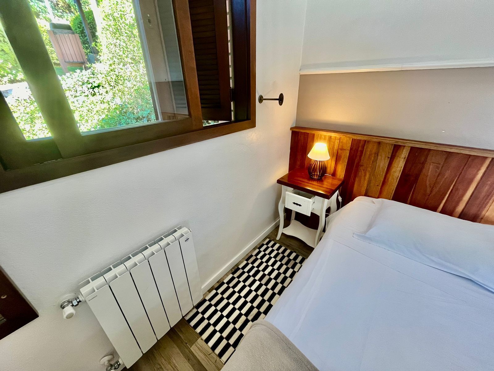 basic double room | free wifi, bed sheets