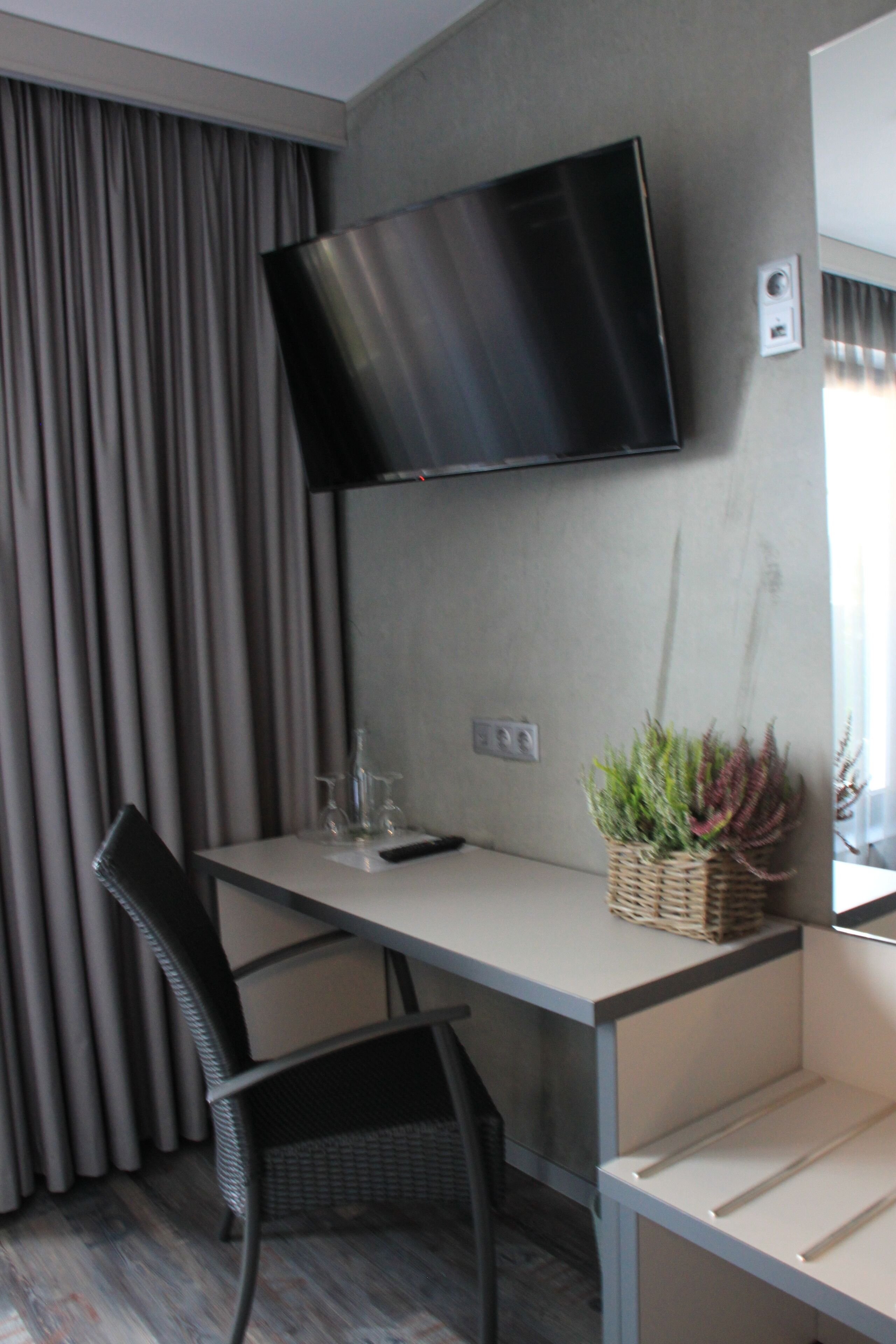 single room, balcony, city view | hypo-allergenic bedding, desk, blackout curtains, soundproofing