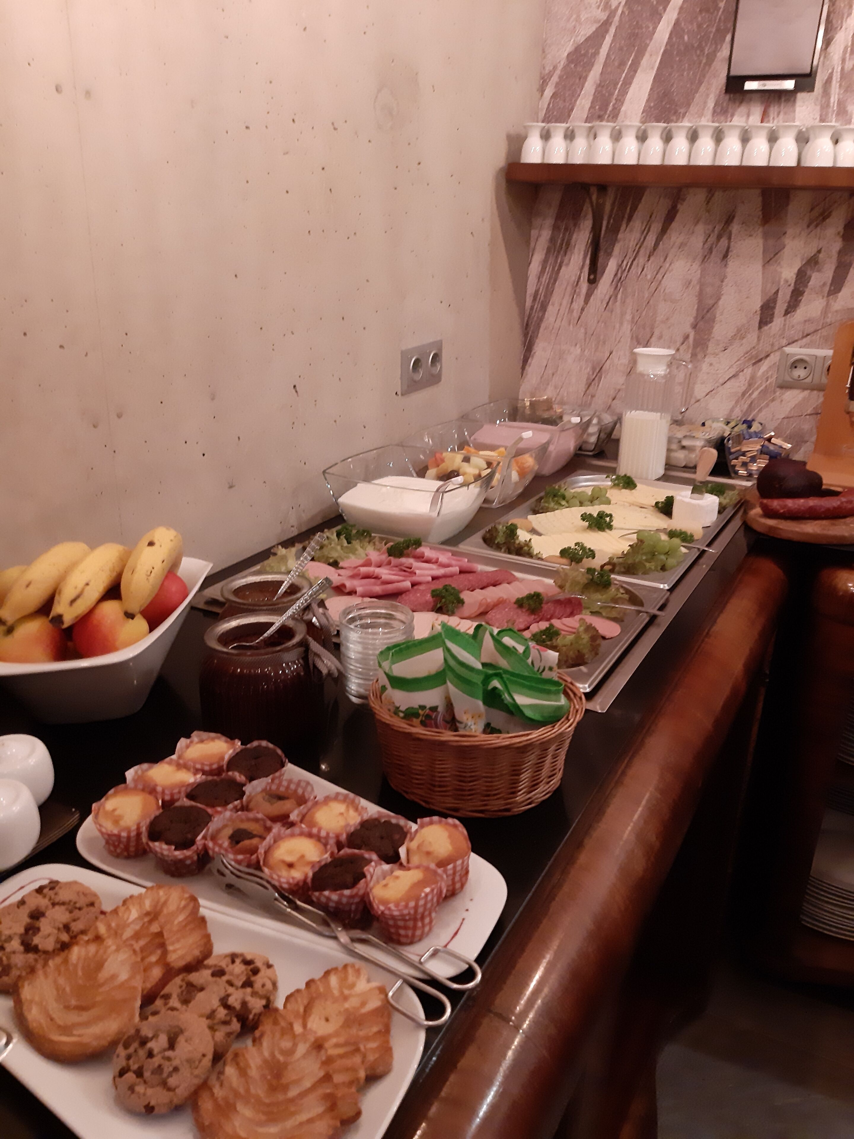 daily buffet breakfast (eur 14 per person)