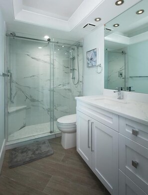 Bathtub, hair dryer, towels