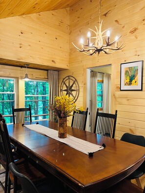 Dining - Stay Awhile!Swim/Fish/BoatAutumn Lake. 2 mins. to Salmon River! Cottage5 (Orwell)
